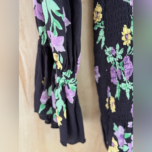 Urban Outfitters Leandra Smocked Long sleeve Dress: Eligible $3/25 Bundle! - Picture 8 of 12